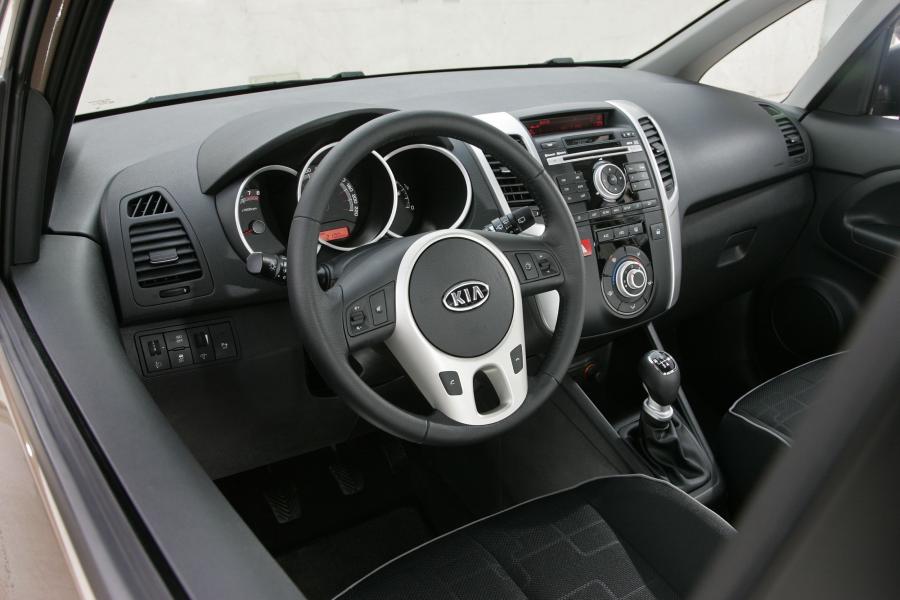  Kia Venga 2010 года  (фото 65 из 199)